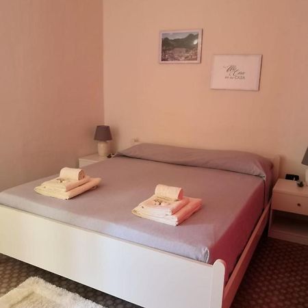 Bed and Breakfast Monolocale Nel Centro Storico Aieta Habitación foto
